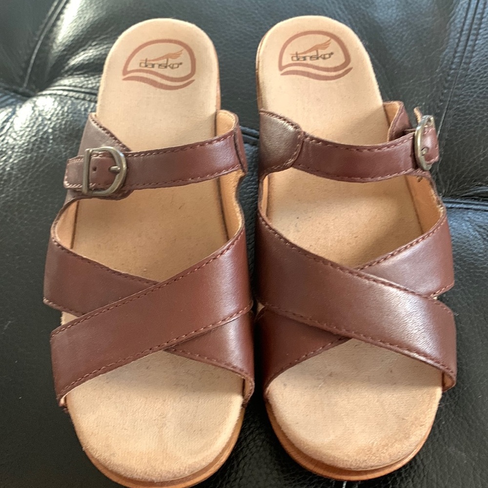 Dansko Leather Sandals. Size 38. Color Brown. Like New.
